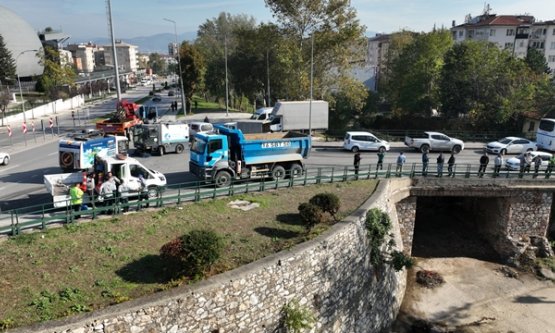 Bursa Büyükşehir Belediyesi'nden Kış Öncesi Taşkın Önlemi: Gökdere'de Kapsamlı Temizlik Seferberliği