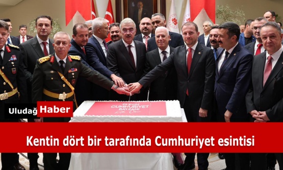 Bursa'da 29 Ekim Coşkusu Zirvede: Heykel'de Resmi Tören, Kentte Dev Etkinlikler