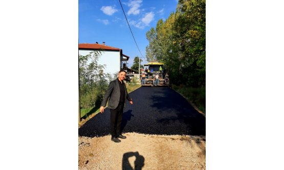 Çitli Mahallesi'nin Yıllık Çamur Çilesi Bitti: İnegöl Tarihinde İlk Kez Sıcak Asfaltla Tanıştı