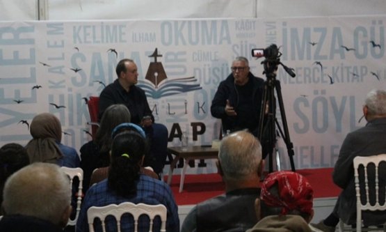 Gemlik Kitap Limanı'nda Tarih Tartışıldı: 'Gemlik'ten Dünyaya Gazeteci Gözüyle Bakmak'