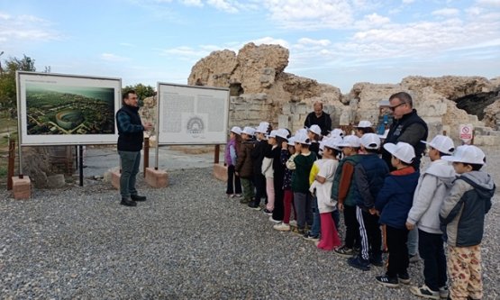 İlkokul Öğrencilerine İznik Yolculuğu: Kazı Günlükleri Atölyeleri Başladı