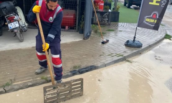 İnegöl Belediyesi'nden BUSKİ'ye Destek: Yoğun Yağış Öncesi ve Sonrası Rögar Temizlik Seferberliği