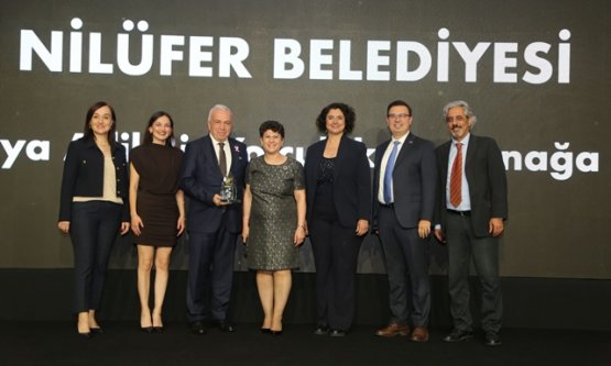Nilüfer Belediyesi'ne Sürdürülebilirlik Ödülleri'nde Çifte Başarı: İstihdam ve Adil Gıda Zinciri Öne Çıktı