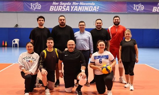 Nilüfer Belediyesi'nde Kurum İçi Dayanışma: Birimler Arası Voleybol Turnuvası Başladı