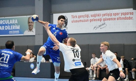 Nilüfer Belediyespor Hentbol Takımı Avrupa'ya Galibiyetle Başladı: İzlanda Temsilcisi 31-23 Mağlup!