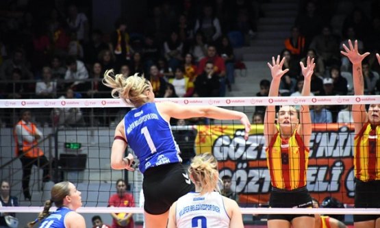 Nilüfer'in Sultanları Sezona Galibiyetle Başladı: Göztepe'yi 3-1 Mağlup Ettiler