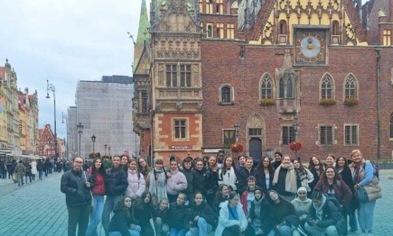 Nilüferli Kız Çocukları Polonya'da Uluslararası Buluşmada: Eşitlik ve Dayanışma Deneyimi