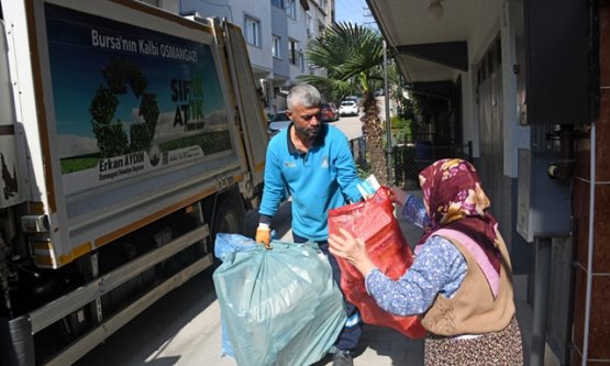 Osmangazi Belediyesi Kapı Kapı Dolaşıyor: Sıfır Atık Projesiyle Geri Dönüşümde Liderlik