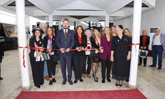 Türk Kadınlar Birliği'nden 'Haremden Cumhuriyet'e' Sergisi: Şapka Devrimi'nin 100. Yılı Kutlandı