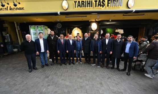AK Parti Bursa İl Başkanı Davut Gürkan Çarşı Esnafıyla Buluştu: 'Bursa Esnafı Şehrimizin Omurgasıdır'