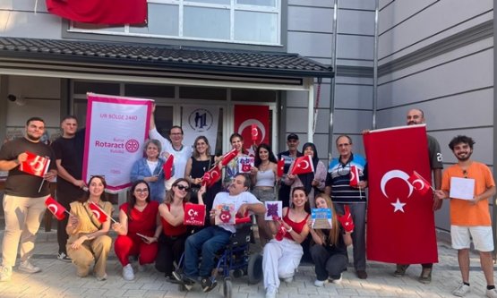 Bursa Rotaract'tan Anlamlı 'Cumhuriyet Yolu Projeleri': Kuşaklar Arası Buluşma ve Dayanışma