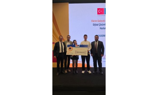 Bursalı Gençlerden Çifte Başarı: Tarımda Dijital Çözüm Türkiye Birincisi Oldu!