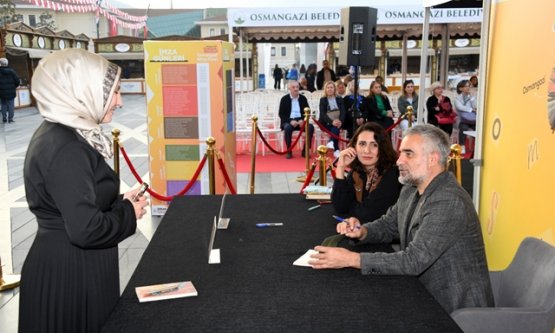 Edebiyatın Kalbi Osmangazi Kitap Fuarı'nda Atıyor: Üçüncü Gün Dolu Dizgin Geçti