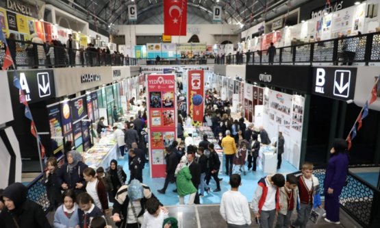 İnegöl 9. Kitap Günleri Başladı: 10 Günde 1 Milyon Kitap ve 173 Yazar Kitapseverlerle Buluşuyor