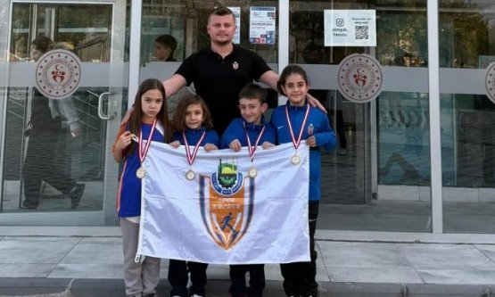 İnegöl Belediye Spor Yüzücüleri Kayseri'den Türkiye Dereceleriyle Döndü