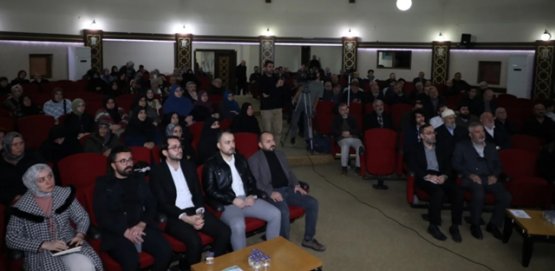 İnegöl Belediyesi Aile Okulu Seminerleri Devam Ediyor: Doç. Dr. Burhan İşliyen Evlilikte Dikkat Edilmesi Gerekenleri Anlattı