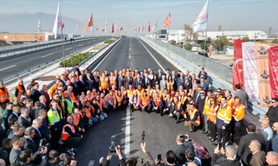 İnegöl'ün Stratejik Giriş Kapısı Açıldı: Ağaç İşleri Sanayi Kavşağı Trafiği Rahatlatacak