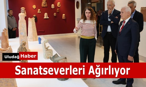 İyem Çiftinin Eserleri Bursa'da 21 Yıl Sonra Yeniden: 'Gözlerimin Önündesin' Sergisine Yoğun İlgi