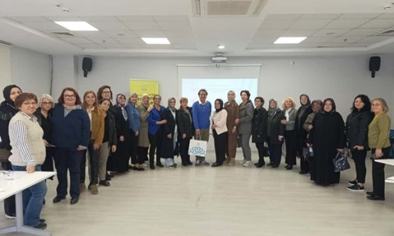 Nilüfer Belediye Başkanı Özdemir'den Kadın Derneklerine Çağrı: 'Güçlü Olursanız Siyaset Karşınızda Karar Verici Olamaz'