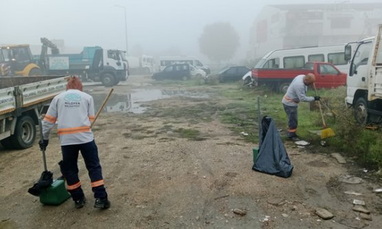 Nilüfer Belediyesi'nden Ticaret Merkezlerine Kapsamlı Temizlik Seferberliği: NİLTİM Çöp ve Atıklardan Arındırıldı