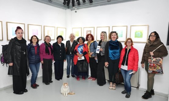 Nilüfer Fotoğraf Müzesi'nde 'Işığın İzi' Sergisi: Eski Baskı Teknikleri Çiçek Sevgisiyle Buluştu