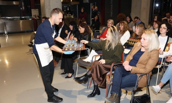 Nilüfer'de Gastroetnomüzikolojik Kaynatmalar: Zeytinin Lezzetiyle Kaşığın Kültürü Buluştu