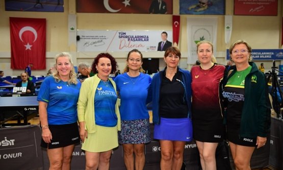 Osmangazi'de Dostluk ve Rekabet Buluştu: Ulusal Veteran Masa Tenisi Turnuvası Sona Erdi
