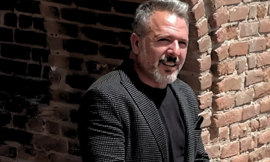 Ünlü Sanatçı Rıza Kara Kalp Krizi Geçirdi: Hayati Tehlikeyi Atlattı