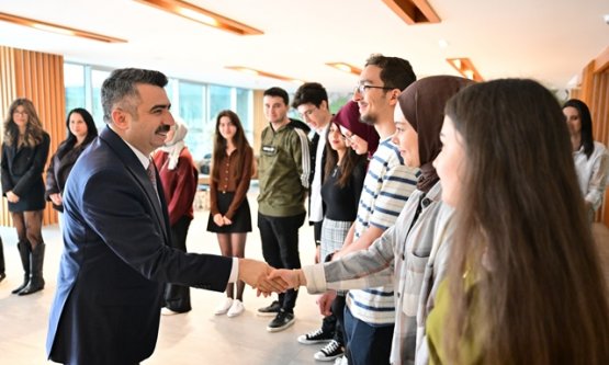 Yıldırım Belediye Başkanı Oktay Yılmaz Tecrübelerini Paylaştı: 'Şehri Tasavvur Ettim, Ortak Akılla Yönetiyorum'