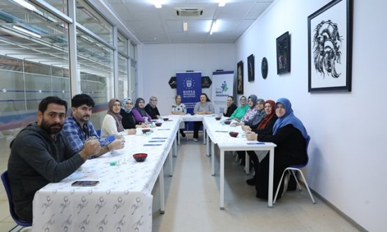 Bursa Büyükşehir'den İşitme Engellilere Özel Seramik Atölyesi: Sanatla Sosyal Katılım Destekleniyor