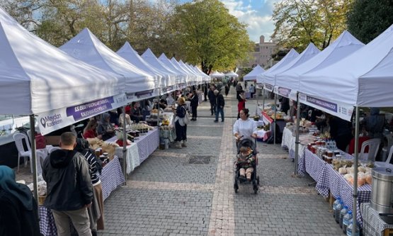 Bursa'da Kadın Emeği Gözler Önünde: 'Meydan Kadınların” Dayanışma Pazarı Yoğun İlgi Gördü