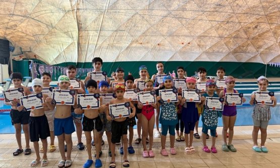 Bursa'da Minik Sporcuların Sertifika Heyecanı: Kış Spor Okulları'nda 3. Dönem Tamamlandı!