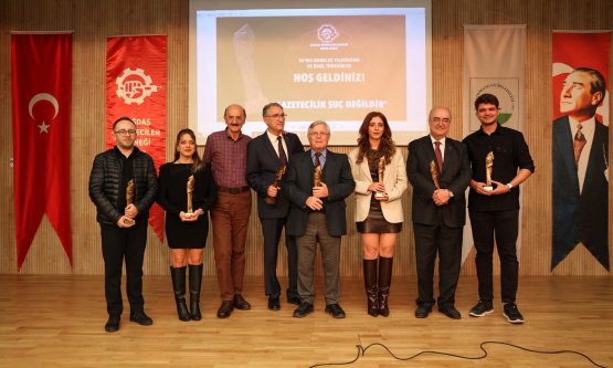 ÇGD Bursa Ödül Töreni'nde Basın Özgürlüğü Vurgusu: 'Gazetecilik Suç Değildir'