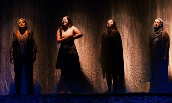 Cumhuriyet Kadınları Derneği'nden Anlamlı Etkinlik: 'Kadınlar Konuşursa' Tiyatro Oyunu Sahnede