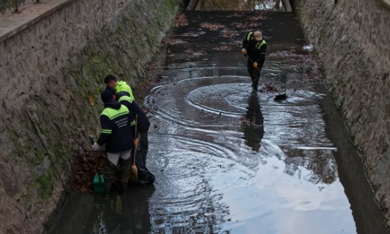 Gemlik Belediyesi Çalışmaları Hız Kesmiyor: Çevre Temizliğinden Altyapı Güvenliğine Kapsamlı Faaliyetler