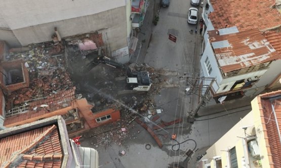 Gemlik Belediyesi Güvenli Kent Hamlesinde: 2 Yılda 37 Metruk Yapı Yıkıldı