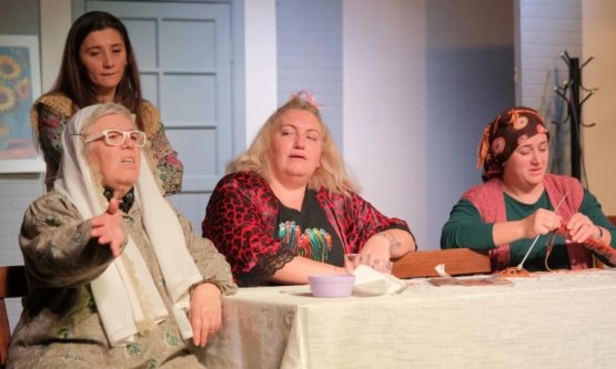 İnegöl Belediyesi Şehir Tiyatrosu'ndan Yeni Oyun: 'Kadın Sığınağı' Galası Yapıldı