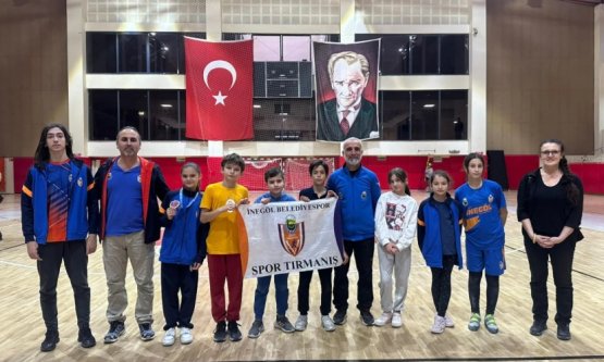 İnegöl Belediyespor Tırmanış Sporcularından Isparta'da Büyük Başarı: Beril Korkmaz'dan Gümüş Madalya!