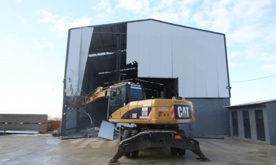 Nilüfer Belediyesi Kaçak Yapılarla Mücadelede Kararlı: Çalı ve Akçalar'da 1.570 m²'lik Yıkım