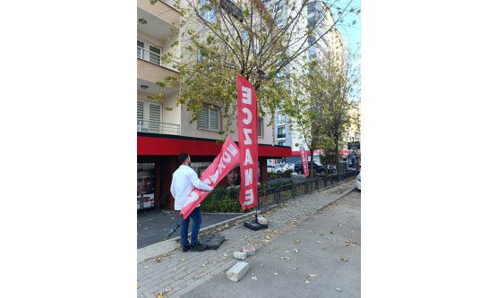 Nilüfer Belediyesi'nden Kamusal Alan Operasyonu: Kaldırımlar Yaya ve Engelli Erişimi İçin Açıldı