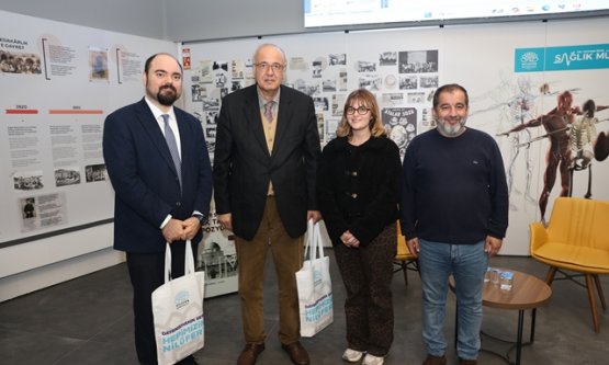 Nilüfer'de Kritik HIV/AIDS Paneli: Türkiye'deki Artış Eğilimine Karşı 'Erken Tanı' Çağrısı!