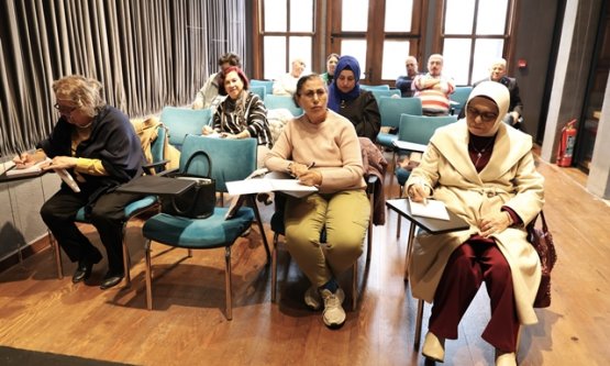 Osmangazi Belediyesi'nden Amatör Kalemlere Destek: Şiir Yazma Teknikleri Atölyesi Başladı