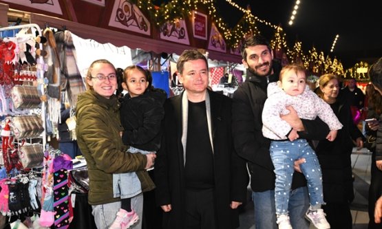 Osmangazi Meydanı'nda Yeni Yıl Heyecanı: Başkan Erkan Aydın Festival Coşkusuna Ortak Oldu!