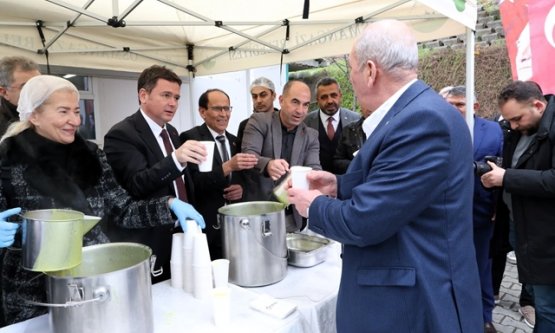 Osmangazi'de Hizmet Yerinde Planlanıyor: Başkan Erkan Aydın Yenikent Mahallesi'ndeydi