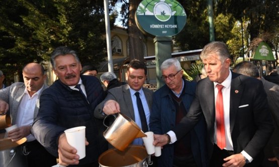 Osmangazi'de Mahalle Kültürü Canlanıyor: Başkan Erkan Aydın Hürriyet Mahallesi'ndeydi