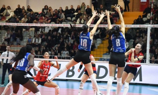 Vodafone Sultanlar Ligi: Nilüfer Belediyespor Eker, Aydın BBSK'yı Çekişmeli Maçta 3-2 Devirdi!