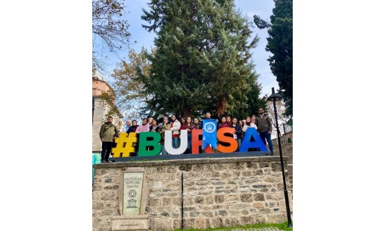 Yıldırım Belediyesi'nden Gençlere Kültürel Miras Yürüyüşü: 'Adım Adım Kadim Bursa' Başladı