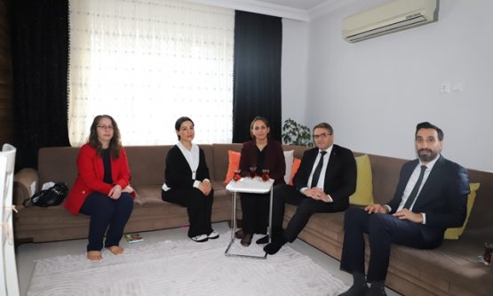 Yıldırım'da Anlamlı Kutlama: Kaymakam Esen ve Öğrenciler Engelli Kardeşlere Özel Bir Gün Yaşattı