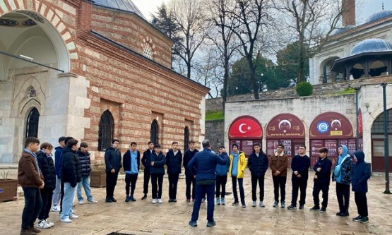 Yıldırım'da Tarihe Yolculuk: Gençler ‘Adım Adım Kadim Bursa' ile Şehri Keşfediyor