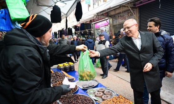 AK Parti Bursa İl Başkanı Davut Gürkan'dan Ramazan'ın İlk Gününde Esnaf Ziyareti